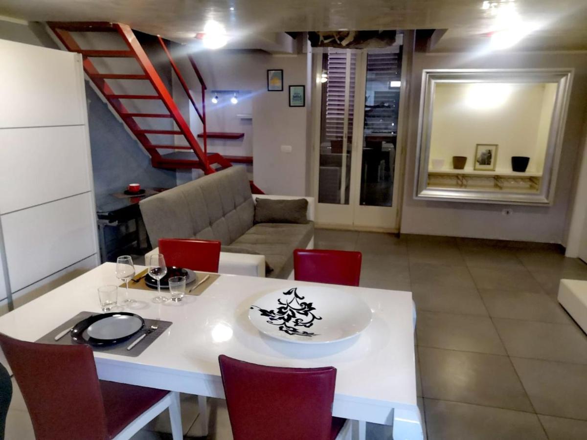 metrò casa vacanze Brindisi Exterior foto
